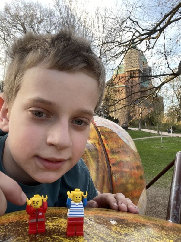 Ich mit meinen Lego-Figuren