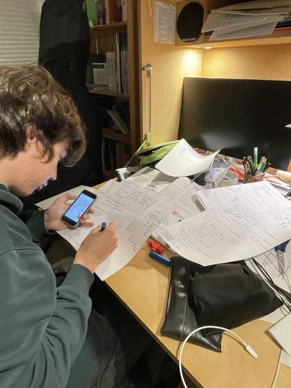 Hausaufgaben am Handy